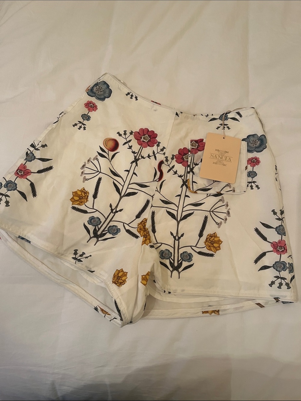 NWT Sancia The Sastria Shorts in Dahlia Floral Size Small